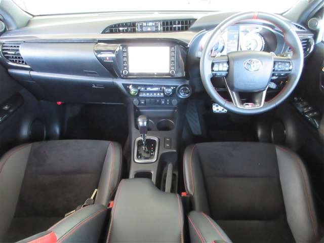 Toyota Hilux 9