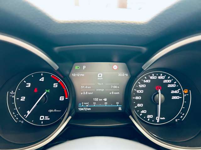 Alfa Romeo Stelvio 5