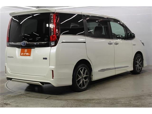 Toyota Esquire 6