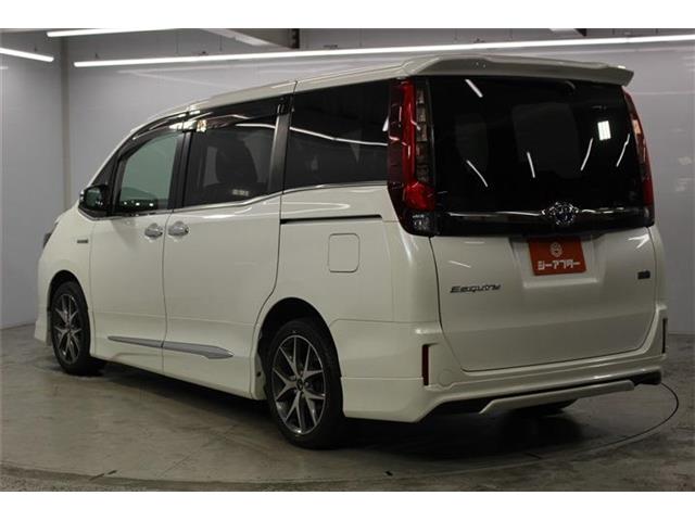 Toyota Esquire 8