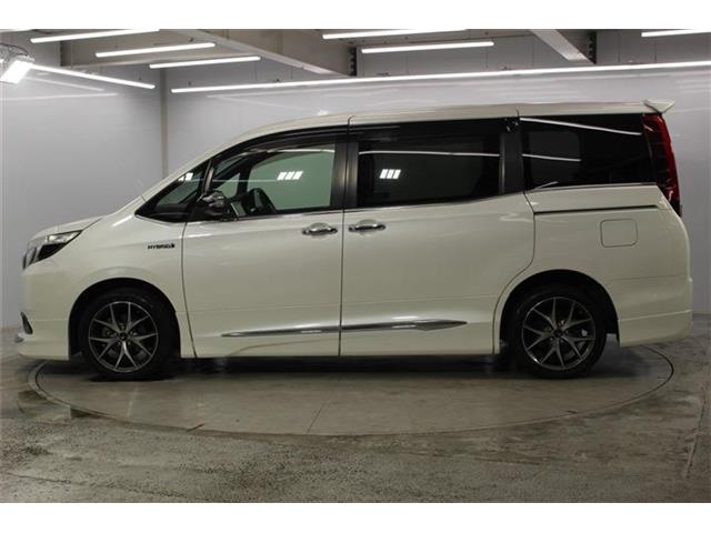 Toyota Esquire 9