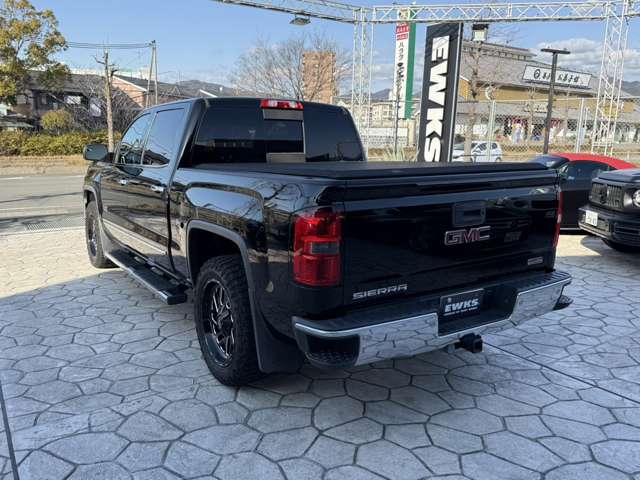 GMC Sierra 3
