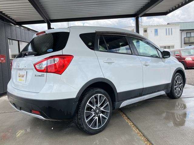 Suzuki SX4 S-CROSS 9