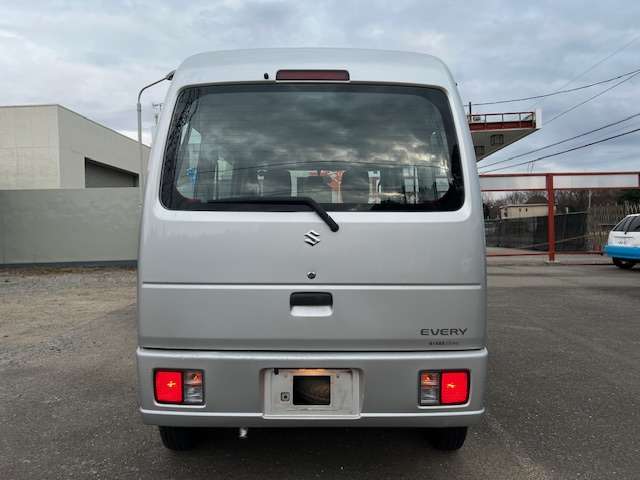 Suzuki Every 8