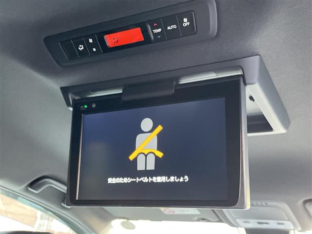 Toyota Voxy 8