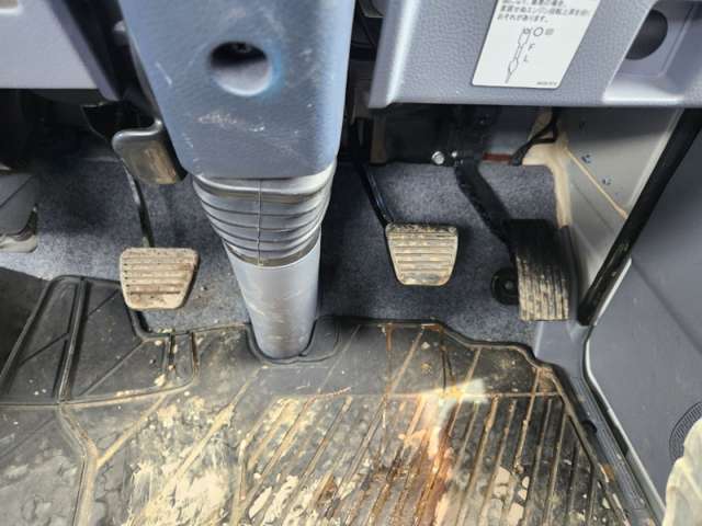 Mitsubishi Fuso Canter 7