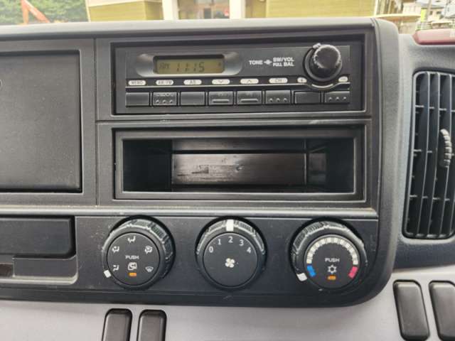 Mitsubishi Fuso Canter 9