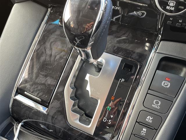 Toyota Alphard 9