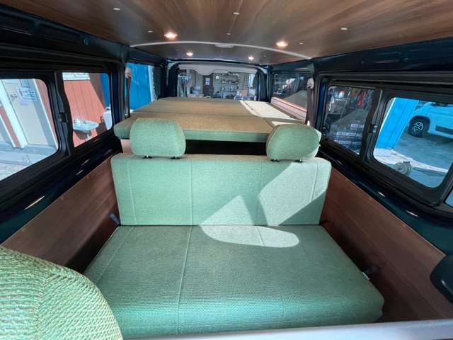Toyota Hiace Van 4