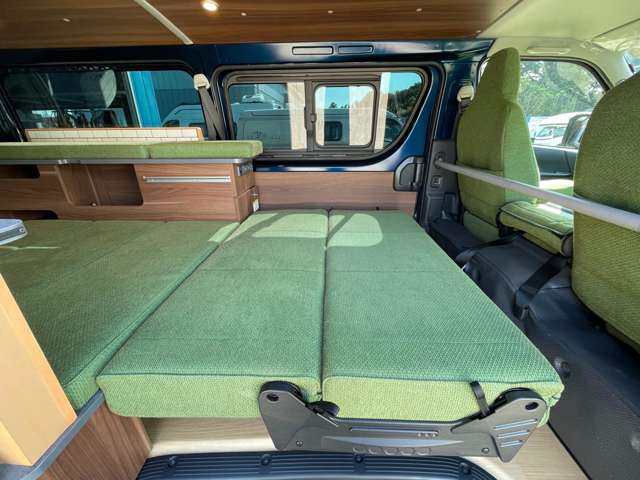 Toyota Hiace Van 5