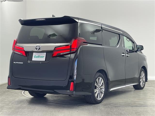 Toyota Alphard 9