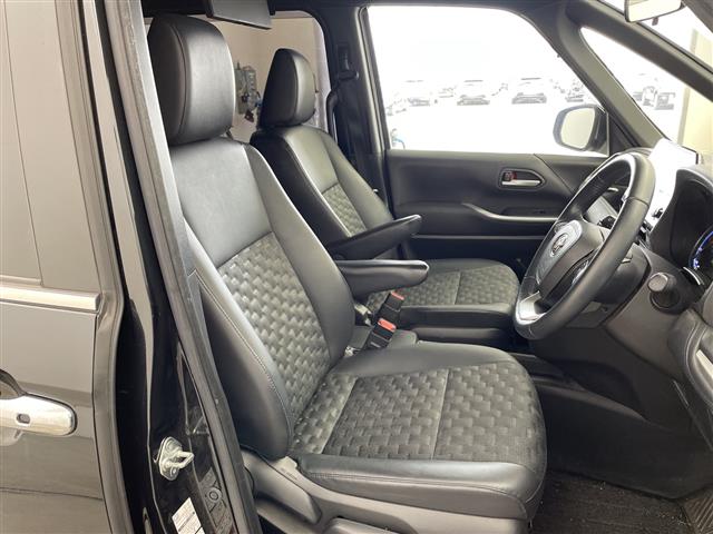 Toyota Voxy 9