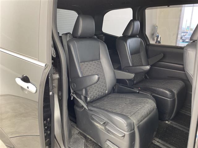 Toyota Voxy 10