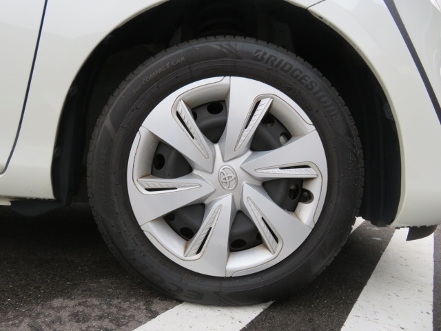 Toyota Sienta 12