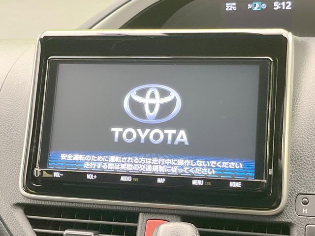 Toyota Voxy 5