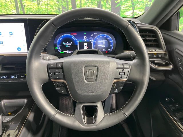 Toyota Crown Sport 11