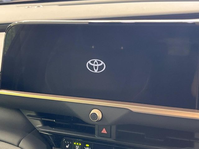 Toyota Crown Sport 4