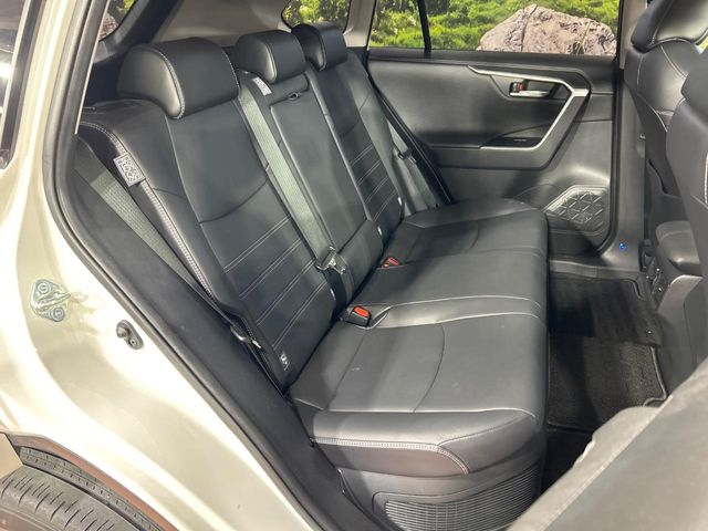 Toyota RAV4 10
