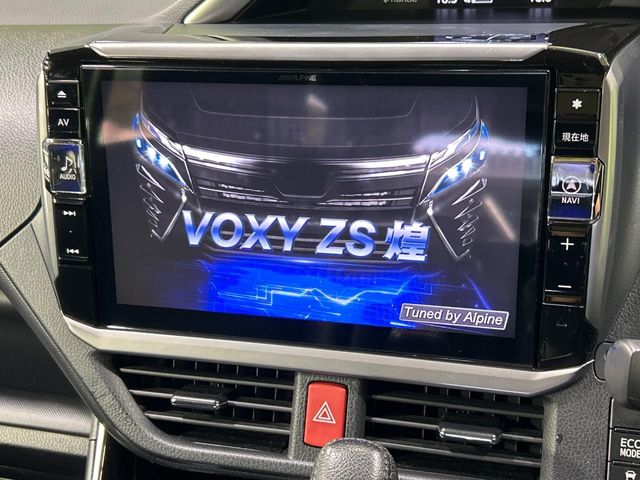 Toyota Voxy 4