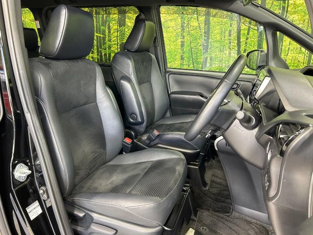 Toyota Voxy 7