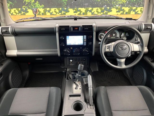 Toyota FJ Cruiser 2