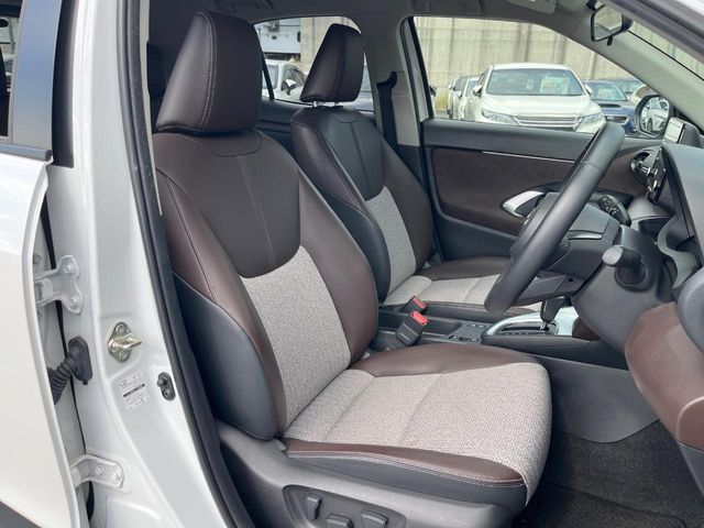 Toyota Yaris Cross 12