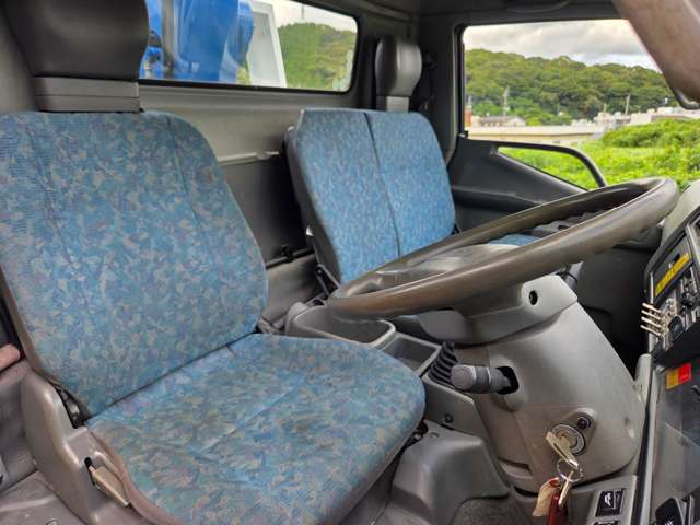Mitsubishi Fuso Canter 9