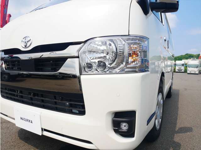 Toyota Hiace Van 3