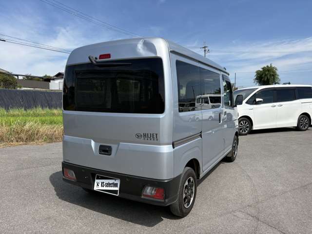 Daihatsu Hijet Cargo 12