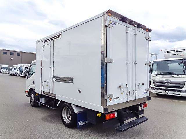 Hino Dutro 6