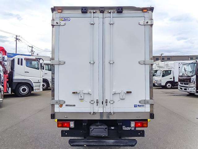 Hino Dutro 7