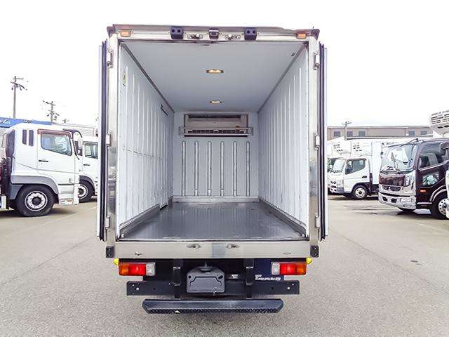 Hino Dutro 8