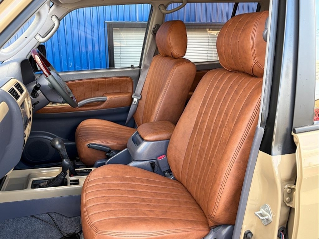 Toyota Land Cruiser Prado 6