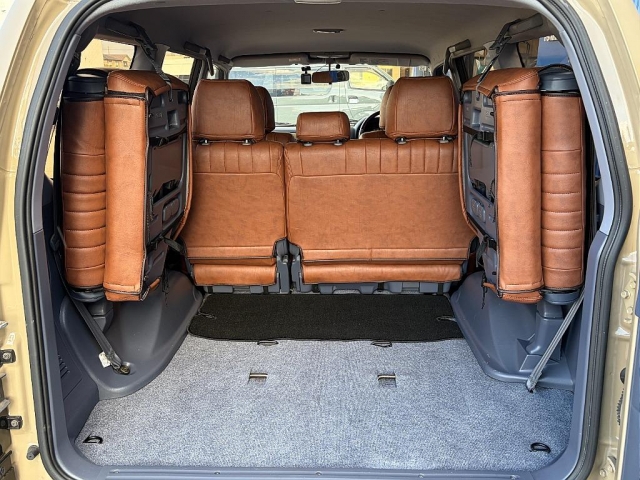 Toyota Land Cruiser Prado 9