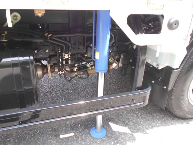 Isuzu Elf 9
