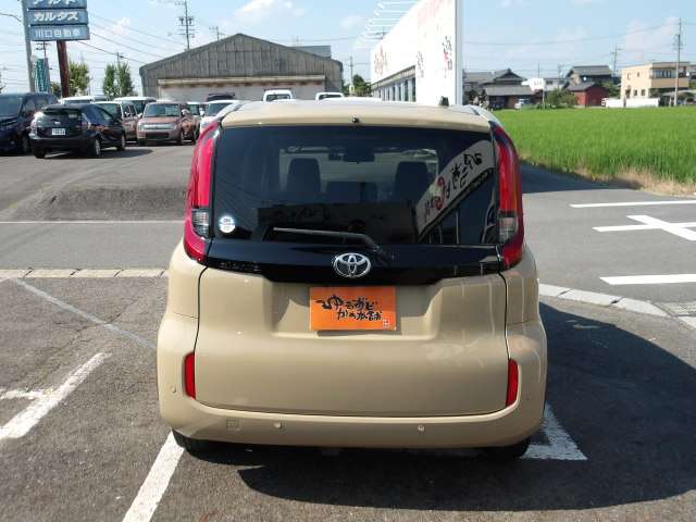 Toyota Sienta 9