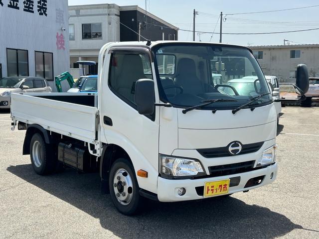 Hino Dutro 4