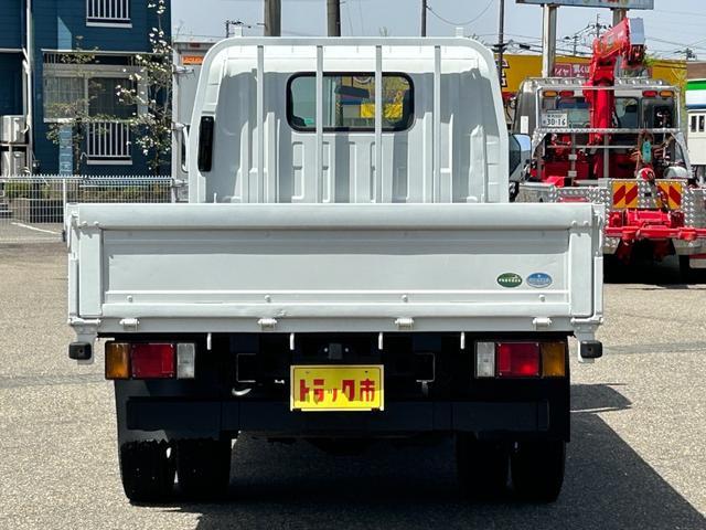 Isuzu Elf 12