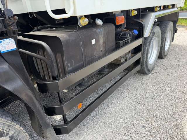 Isuzu Giga 12