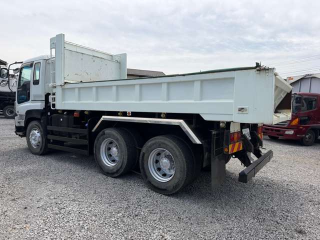 Isuzu Giga 4