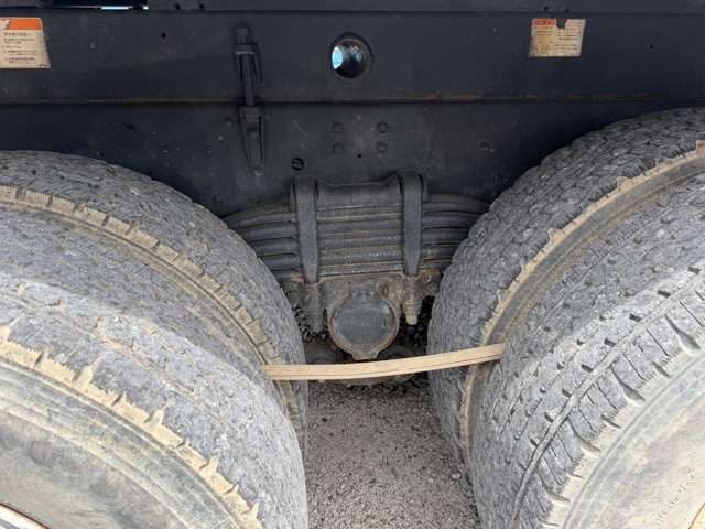 Isuzu Giga 8