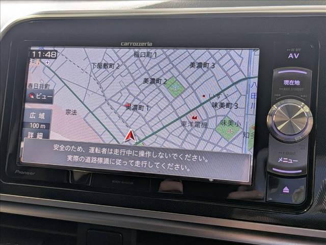 Toyota Sienta 4
