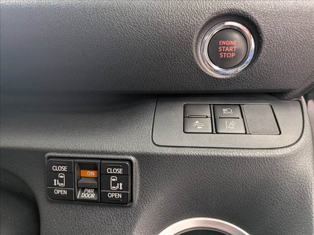Toyota Sienta 7
