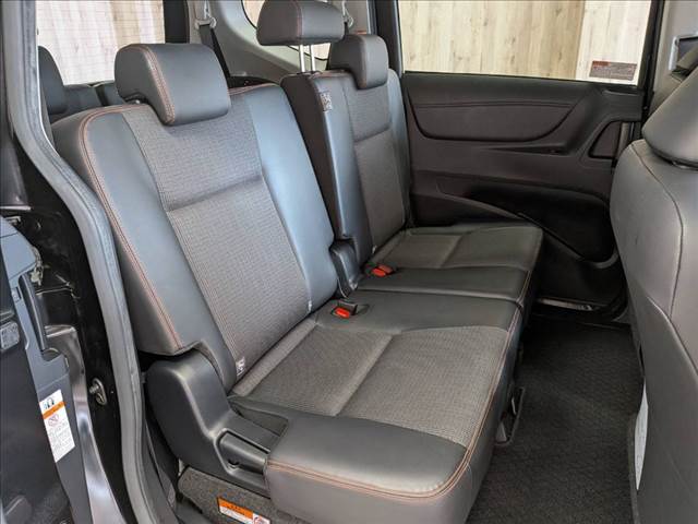 Toyota Sienta 9