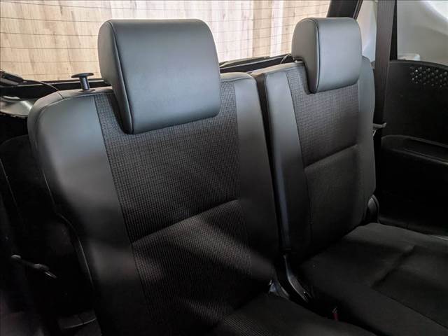 Toyota Sienta 10