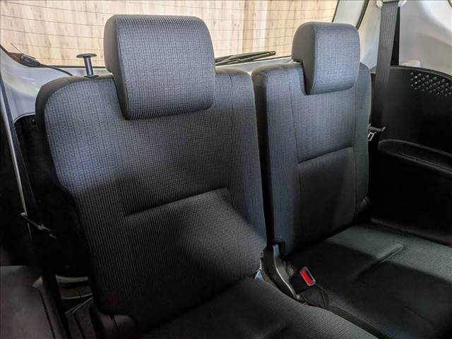 Toyota Sienta 10
