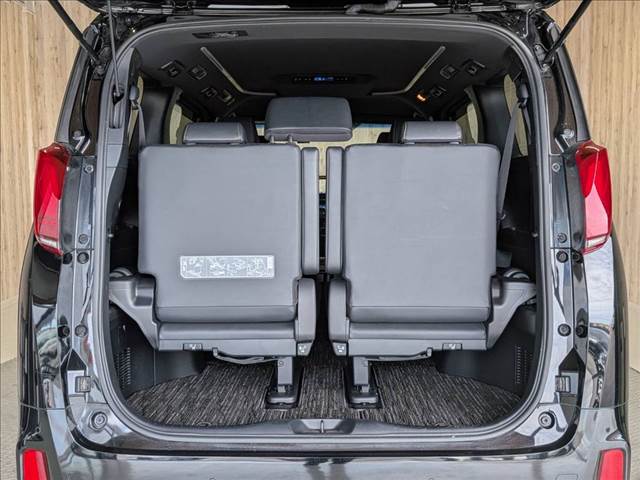 Toyota Alphard 12
