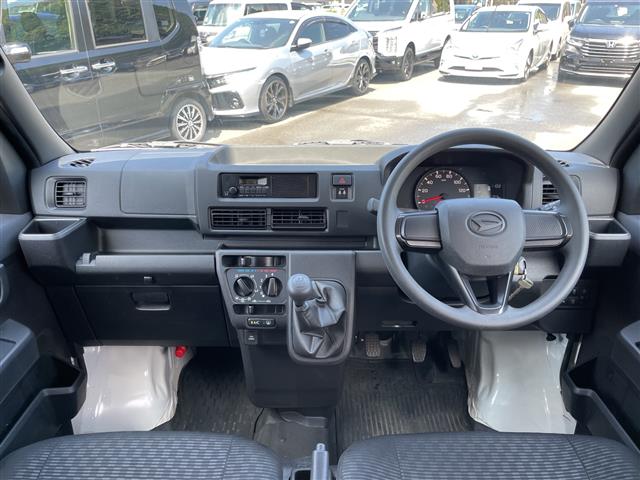 Daihatsu Hijet Cargo 3