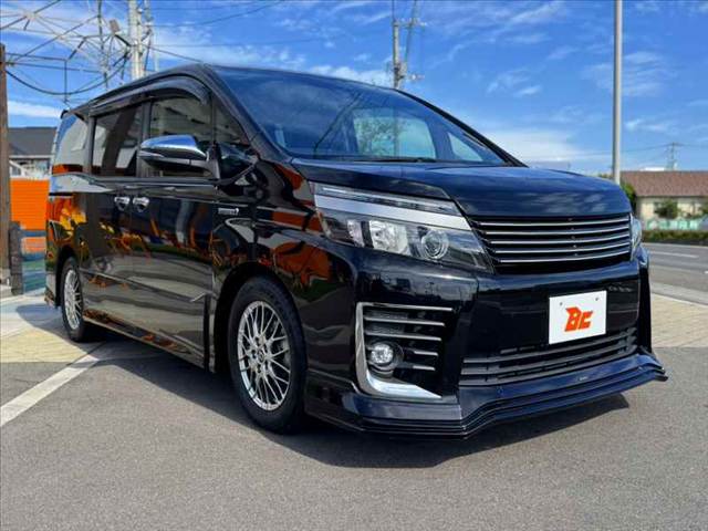 Toyota Voxy 8