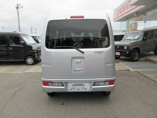 Daihatsu Hijet Cargo 4
